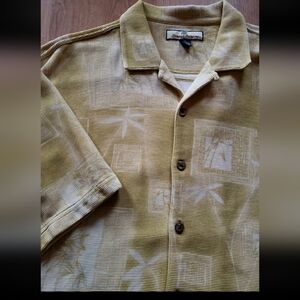 Tommy Bahama Men's XL Hawaiian Silk Shirt Short Sleeve Yellow Knit Button Down